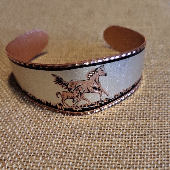 Horse Design Copper Cuff Bracelet - Picture 1 of 4